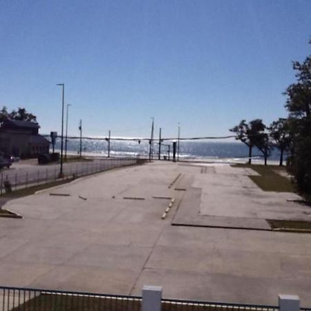 Broadway Inn Express Biloxi Bagian luar foto