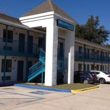 Broadway Inn Express Biloxi Bagian luar foto