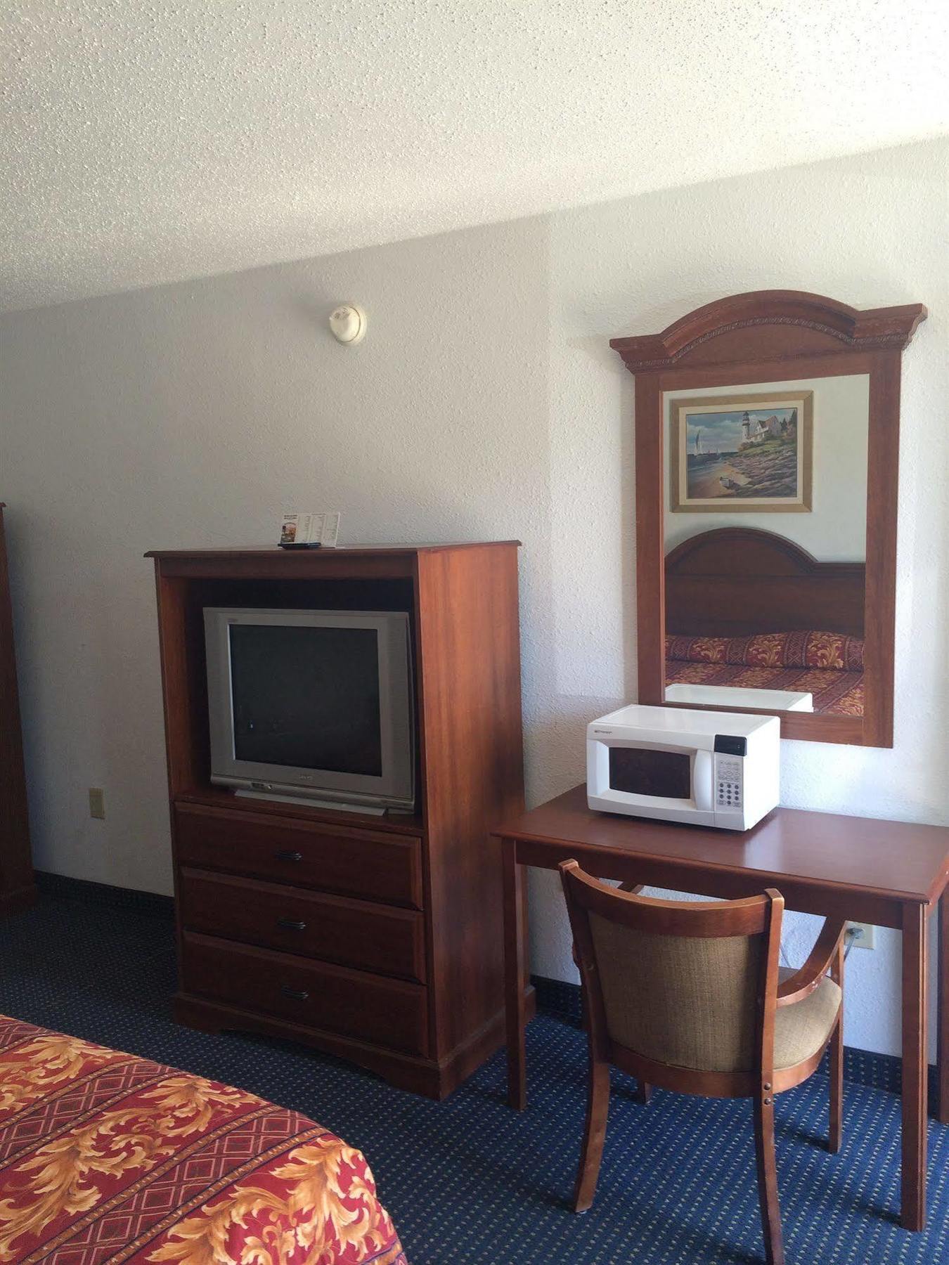 Broadway Inn Express Biloxi Bagian luar foto