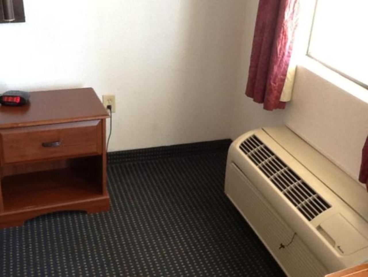 Broadway Inn Express Biloxi Bagian luar foto