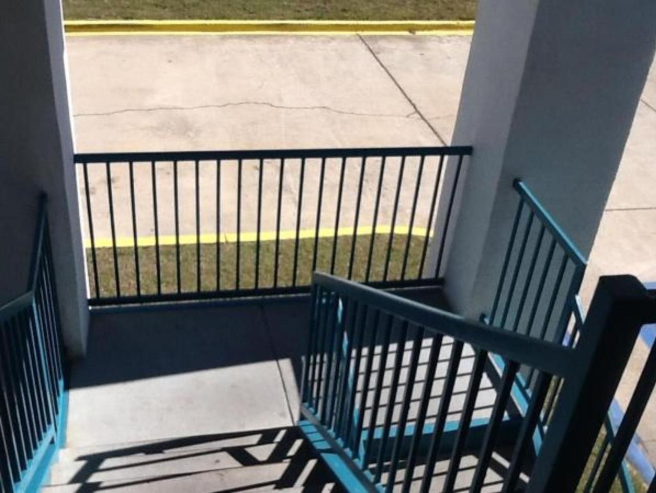 Broadway Inn Express Biloxi Bagian luar foto